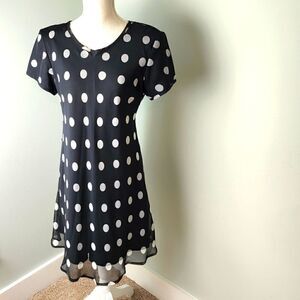 JEFFERY AND DARA WOMEN'S SHIFT DRESS  BLACK AND WHITE SHOULDER PADS SIZE 8